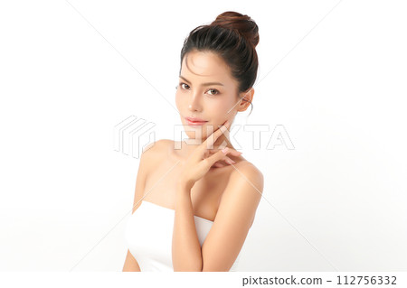 Beautiful young asian woman with clean fresh skin on white background, Face care, Facial treatment, Cosmetology, beauty and spa, Asian women portrait. 112756332
