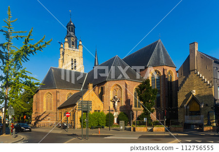 Sint-Michielskerk parish church with bell tower in Belgian town of Roeselare 112756555