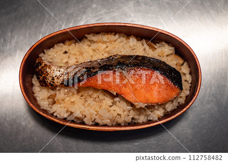 Wappa salmon bento Wappa salmon bento 112758482
