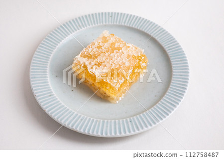 honey on a plate honey on a plate 112758487