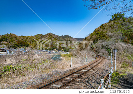 木津川沿岸的JR西日本關西線：笠置大河原 112761935