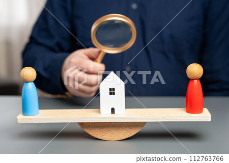Dispute about the right to real estate. Court decision in property matters. Determine ownership. real estate law. Conflict upon entering into inheritance. Divorce proceedings and division 112763766