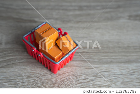 Shopping basket. Purchasing power. Standard of living. Economic well-being. Inflation and taxes. Study of buyer behavior and preferences. Shopping basket. Purchasing power. Standard of living. Economic well-being. Inflation and taxes. Study of buyer behavior and preferences. 112763782