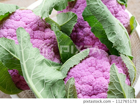 Purple cauliflower with leaves 20231202 112765178