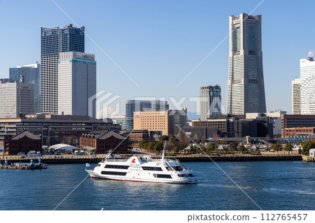 The Minatomirai area seen from Osanbashi 112765457