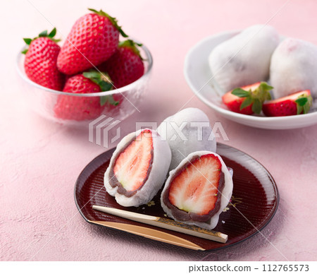 春季日式甜點 草莓大福 112765573