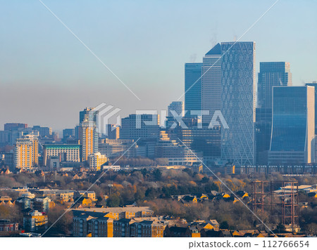 Aerial view of the Canary Wharf business district in London. Panoramia of the skyscrapers in London. 112766654