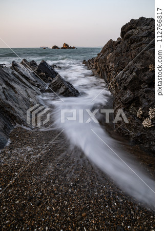 Waves rush Waves rush 112766817