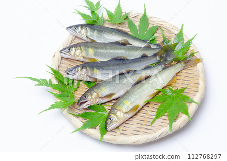 新鮮的天然香魚 新鮮的天然香魚 112768297
