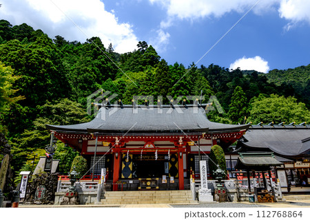 Panoramic view of Oyama Afuri Shrine in summer 112768864