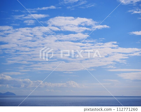 Background material: blue sky, clouds, and horizon 112771260