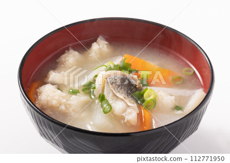 紅鱈魚味噌湯 112771950