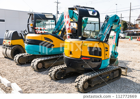 Construction site: Heavy equipment mini-yumbo 112772669