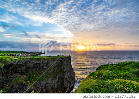 [沖繩縣] 黃昏的萬座岬 112773182