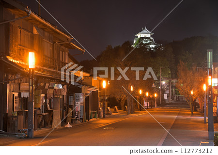 [愛知縣] 犬山城和犬山城下町的夜景燈火通明 112773212