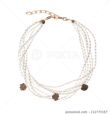 Fashionable choker necklace with pearls isolated on white background 112774167