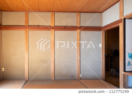 日式房間牆壁 112775299