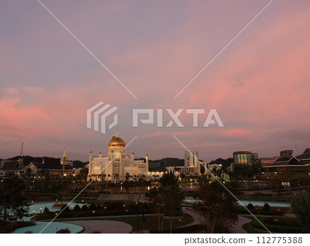 Sunset at Old Mosque in Brunei Sunset at Old Mosque in Brunei 112775388