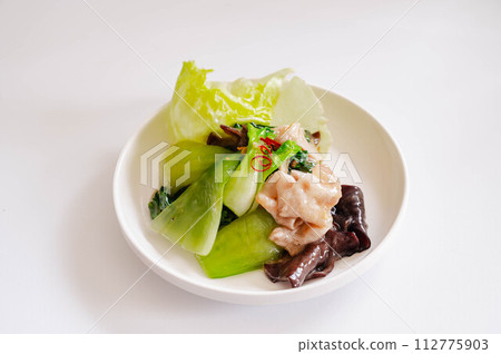 Bok choy and pork sauce 112775903