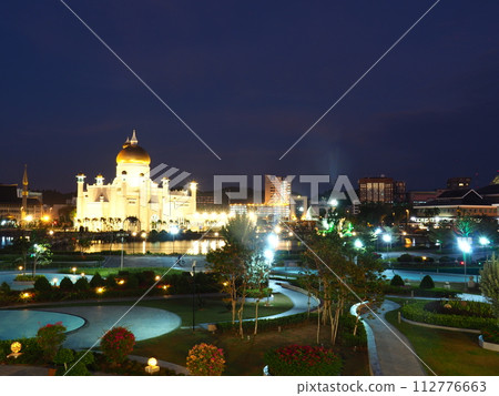 汶萊老清真寺夜景 汶萊老清真寺夜景 112776663