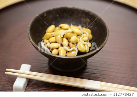 Isaza beans Isaza beans 112778427