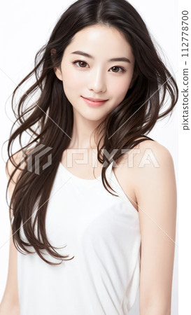 亞洲美麗的年輕女子 112778700