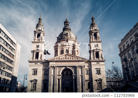View of St. Stephen Basilica from the street. Budapest, Hungary 112783966