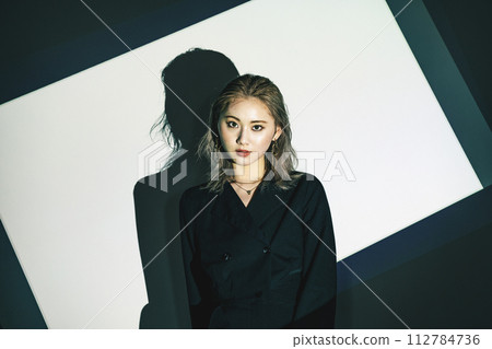 Mature woman in the spotlight Mature woman in the spotlight 112784736