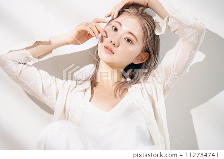 Woman beauty portrait Woman beauty portrait 112784741