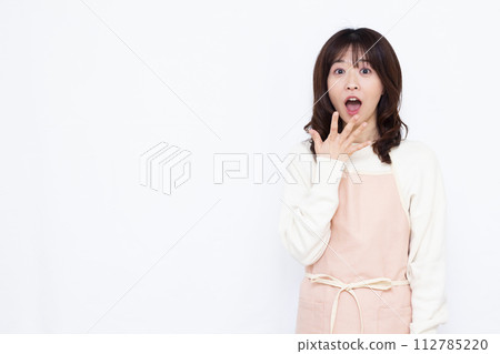 Surprised housewife Surprised housewife 112785220