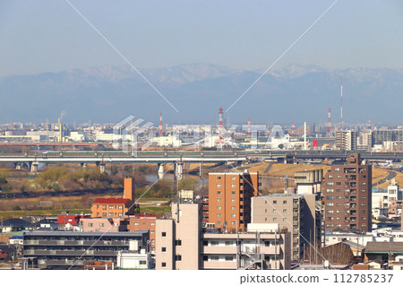Green belt E2 series traveling on the Tohoku Shinkansen crossing Todabashi (combined with silver Yamagata Shinkansen E3 series Tsubasa) Green belt E2 series traveling on the Tohoku Shinkansen crossing Todabashi (combined with silver Yamagata Shinkansen E3 series Tsubasa) 112785237