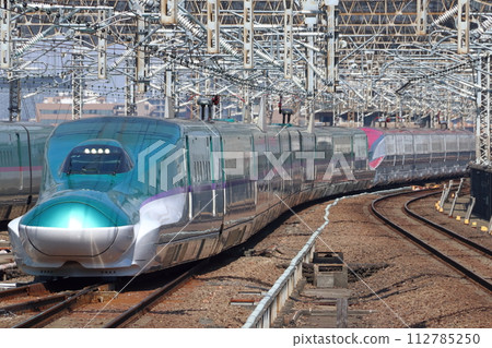 東北新幹線 H5 系列(秋田新幹線 E6 系列組合) 東北新幹線 H5 系列(秋田新幹線 E6 系列組合) 112785250
