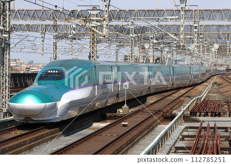 Tohoku Shinkansen H5 series (Akita Shinkansen E6 series combined) 112785251