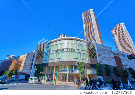 從神奈川縣川崎市中原區新丸子東三丁目十字路口望向購物中心(grandtree) 從神奈川縣川崎市中原區新丸子東三丁目十字路口望向購物中心(grandtree) 112787508