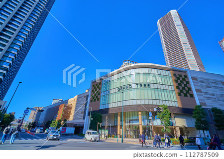 Looking towards the shopping mall (grandtree) from the Shinmaruko Higashi 3-chome intersection in Nakahara Ward, Kawasaki City, Kanagawa Prefecture Looking towards the shopping mall (grandtree) from the Shinmaruko Higashi 3-chome intersection in Nakahara Ward, Kawasaki City, Kanagawa Prefecture 112787509