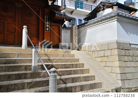 @福寺花隈城天守閣遺址位於神戶市中央區花隈町 112788238