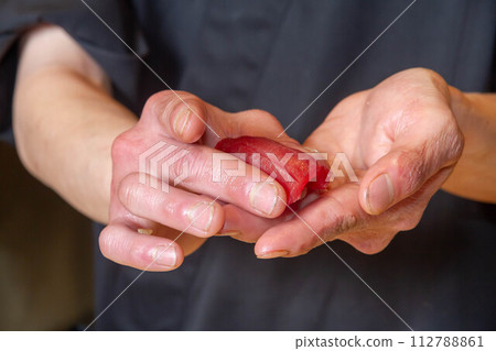 鮪魚壽司的製作2 鮪魚壽司的製作2 112788861