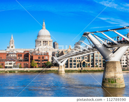 倫敦泰晤士河和聖保羅大教堂 倫敦泰晤士河和聖保羅大教堂 112789390