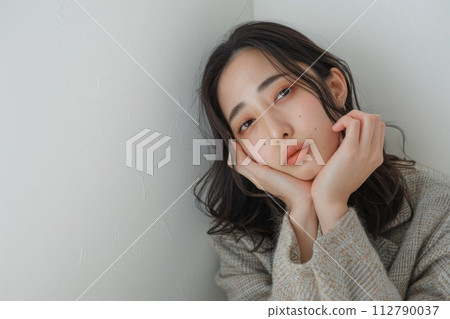 因經痛和壓力（憂鬱、食慾不振、權力騷擾）而感到不適的日本女性 112790037