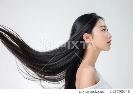 日本黑髮美女頭像（護髮、長髮、直髮、直髮、無背景） 112790648