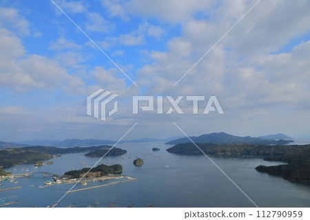 The view of Satsuma Matsushima floating in the Yatsushiro Sea from Nagashima Hario Park 112790959