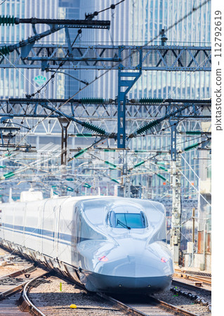 Tokaido/Sanyo Shinkansen departing from Tokyo Station 112792619