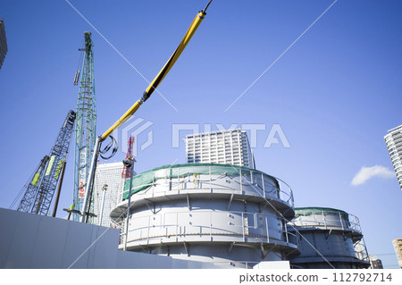 正在興建的巨型起重機和池袋城市景觀 112792714