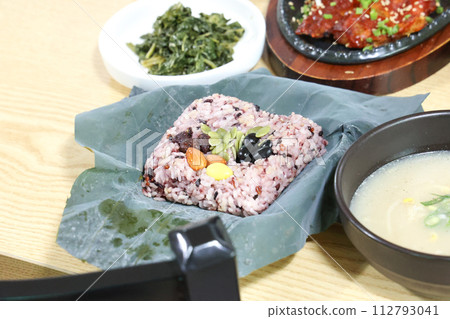 Korea food. lotus leaf rice Korea food. lotus leaf rice 112793041