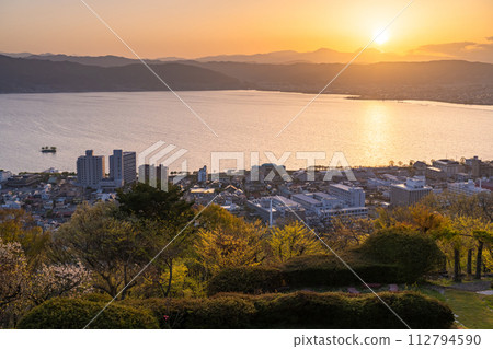 [長野縣]諏訪湖的夕陽和立石公園的景色 112794590