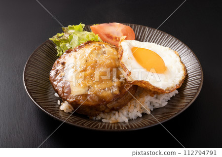 起司漢堡碗（loco moco） 112794791