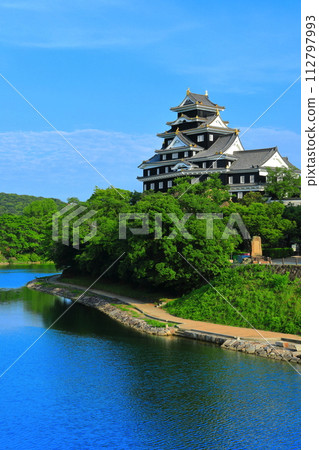 [岡山縣] 晴天的岡山城和旭川（令和大整修後） 112797993