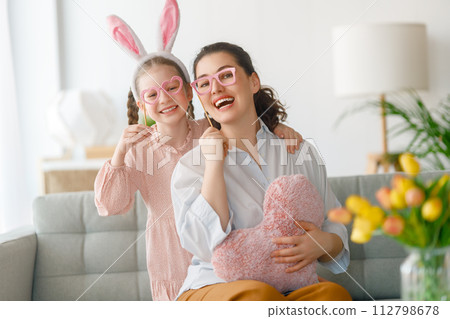 Family celebrating Easter 112798678