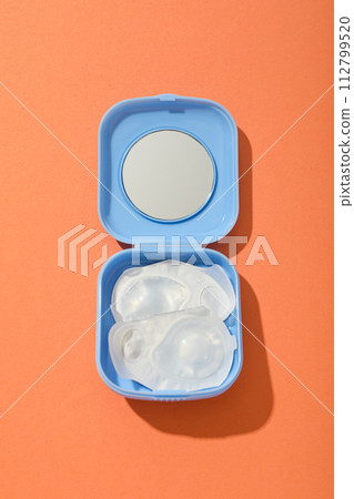 Contact lenses for eyes with a container for their storage Contact lenses for eyes with a container for their storage 112799520