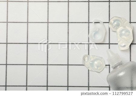 Contact lenses for eyes with lens liquid Contact lenses for eyes with lens liquid 112799527